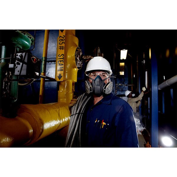 Image of 3M 6502QL Rugged Comfort Quick Latch Half Face Respirator M